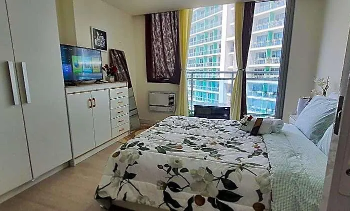 Отель Jn Condotel The Azure Urban Residences 4*